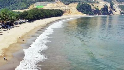 Pantai Sine Tulungagung: Surga Tersembunyi di Selatan Jawa yang Lagi Viral