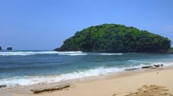 Pantai Tanjung Penyu: Pengalaman Menemukan Sisi Tenang di Tepi Selatan